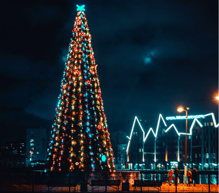 Decorate Joyfully with Table Top Christmas Trees